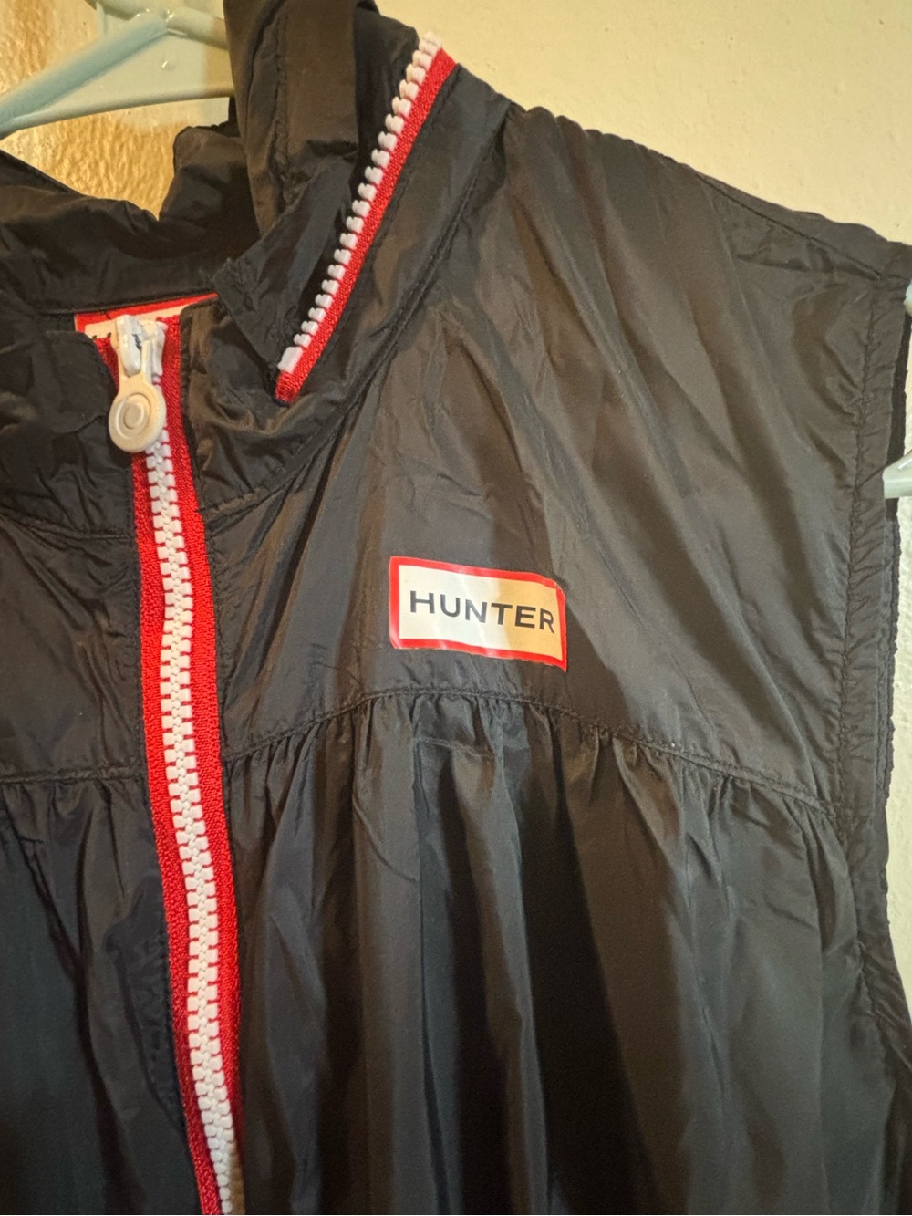 Hunter Black Hooded Rain Anorak with Red Trim - Picture 5 of 11